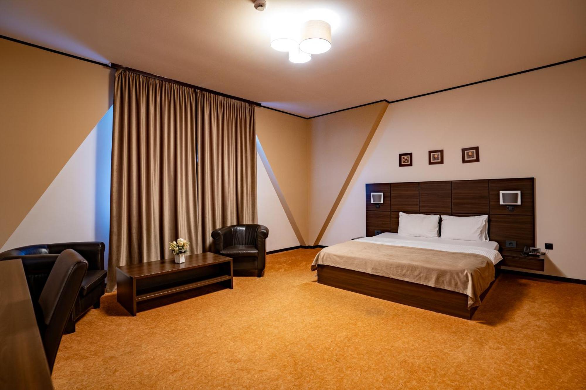 Hotel Aurelia Chisoda Екстериор снимка