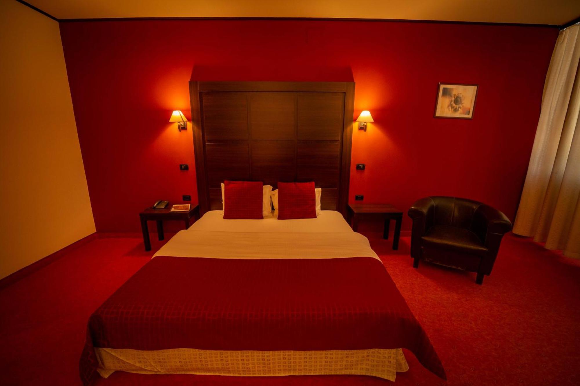 Hotel Aurelia Chisoda Екстериор снимка