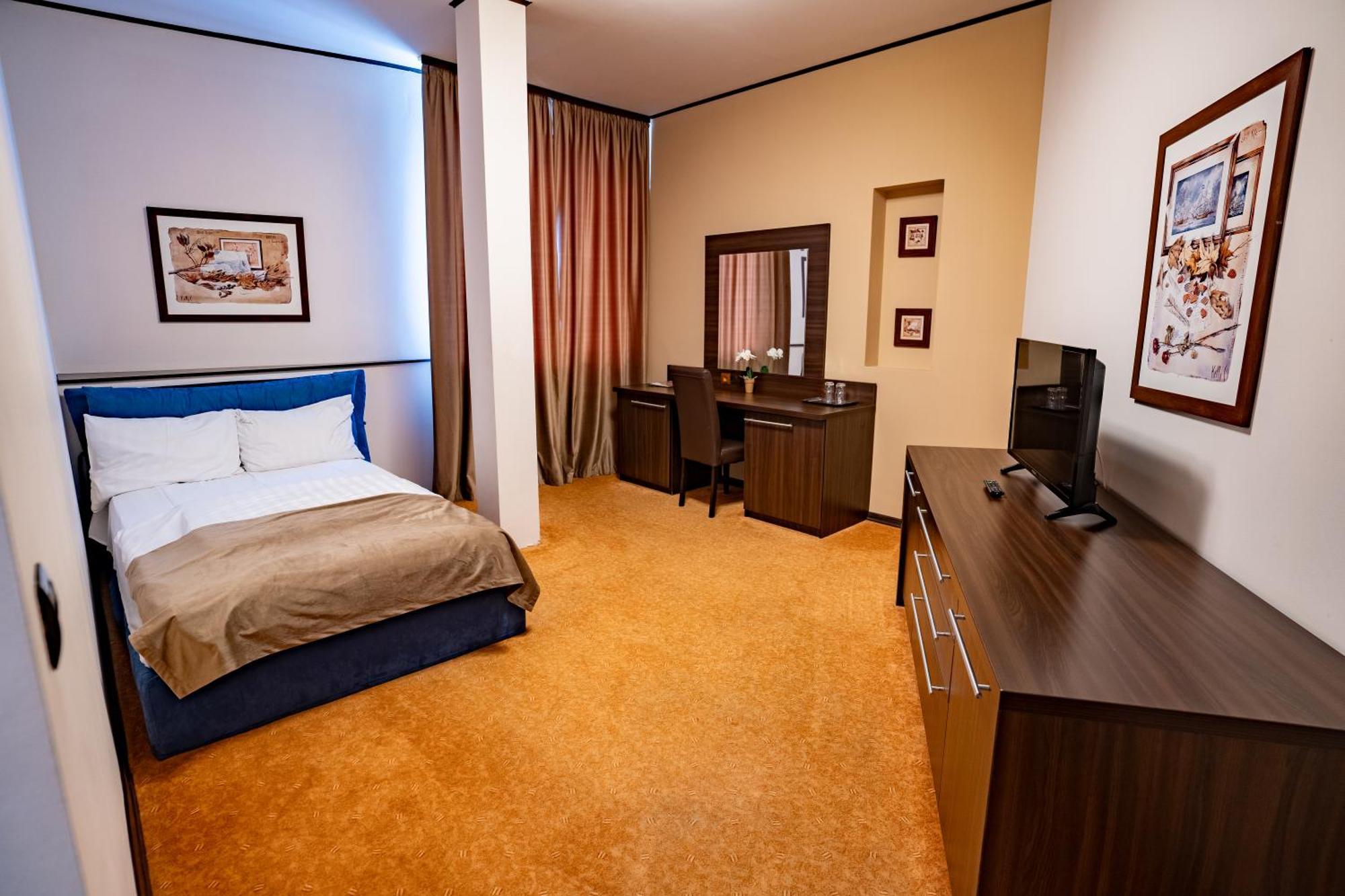 Hotel Aurelia Chisoda Екстериор снимка
